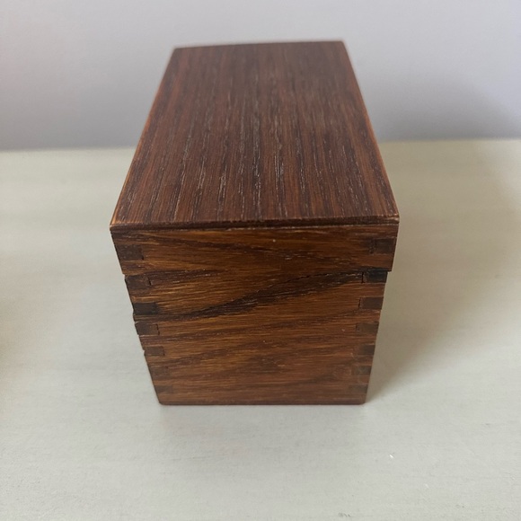 Vintage carver dovetail wood recipe box - Picture 4 of 10